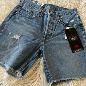 Levi’s mid thigh shorts